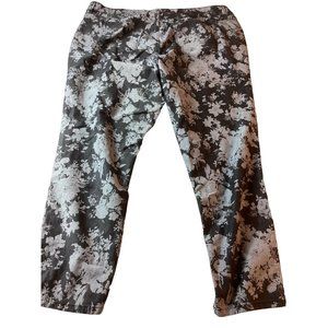 Women’s Torrid Plus-Size Floral Jeans* NWOT* Size 22 * Gray  **  Denim